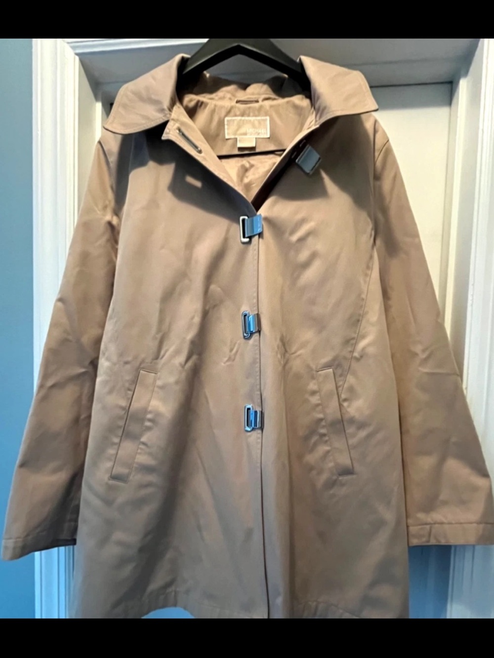 Michael Kors Women’s L Hooded Rain Coat Taupe Magnetic Closure Jacket